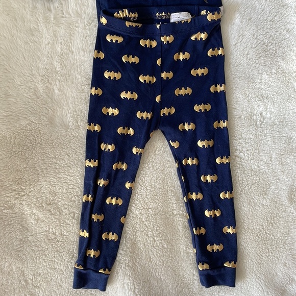 NWOT Baby Gap x Batman pj set for 2T - Picture 3 of 6